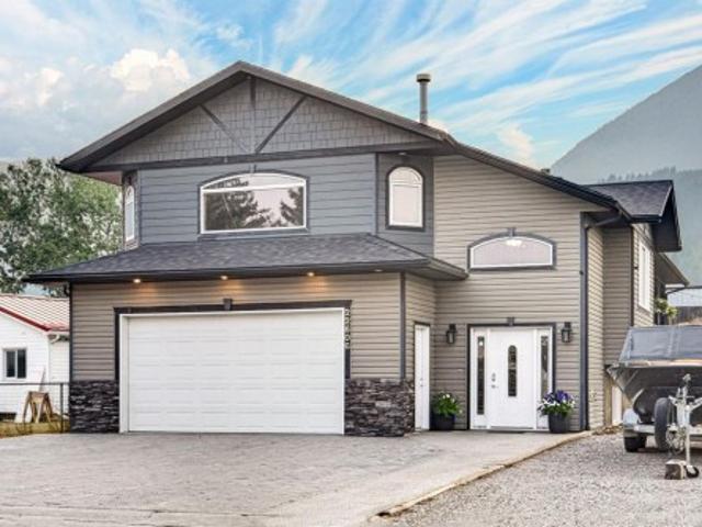 2260 Avenue, Hillcrest, AB, T0K 1C0 house for sale | Listing ID A2337 | Royal LePage