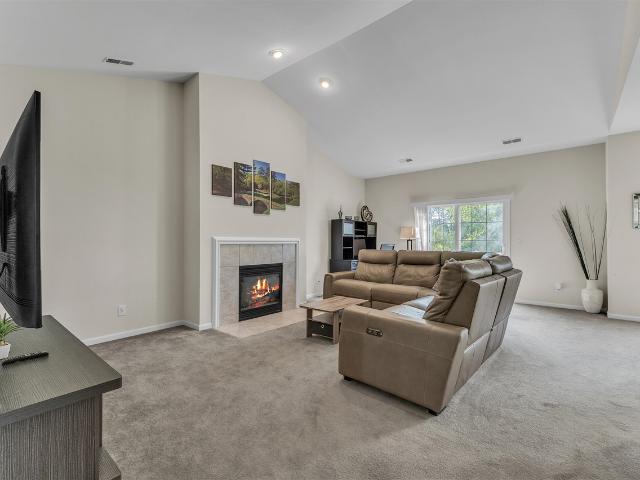 2263 Pinecroft Drive