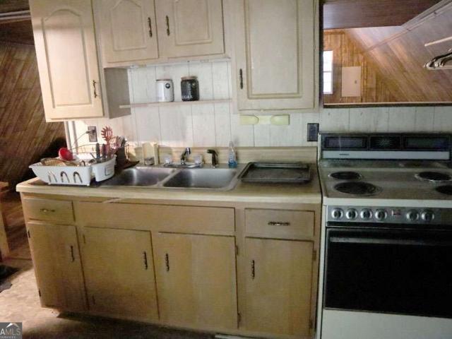 226 Black Oak Drive SW