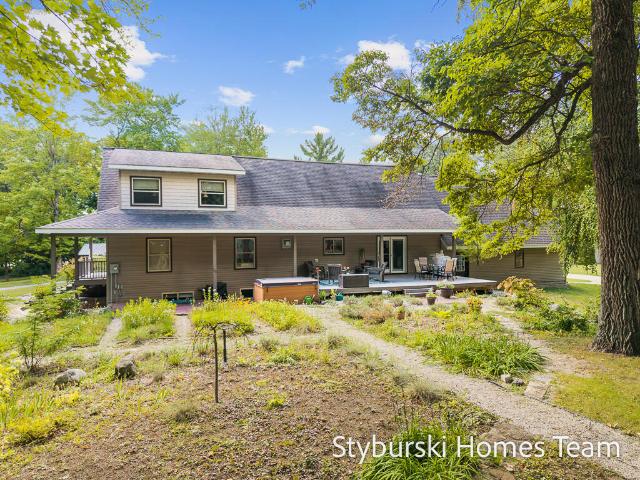 226 N 176th Avenue