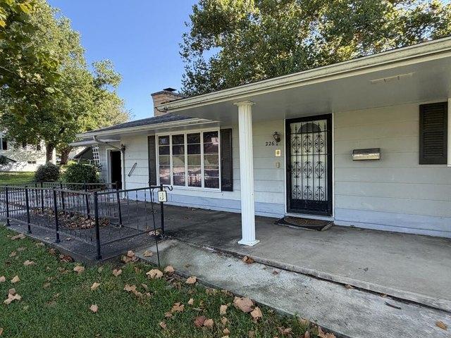 226 N Maple St, Milan, MO 63556