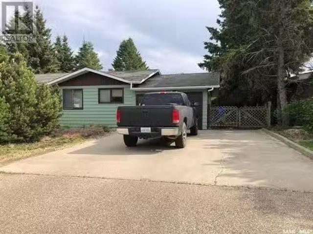 226 Saskatchewan Street E, Kamsack, SK, S0A 1S0 house for sa.