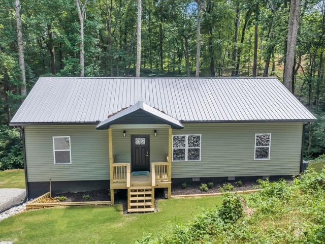 226 Woodland Way