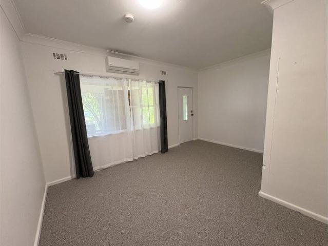 2/26 West Baron Street, Cooma