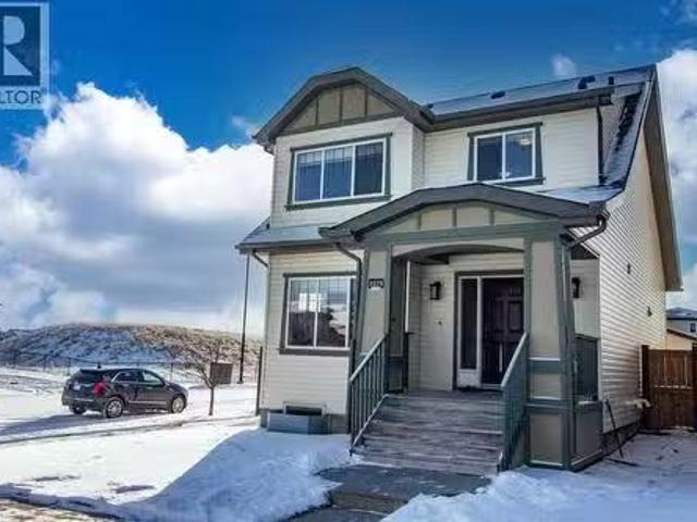 2275 Reunion Street Nw, Airdrie, AB, T2B 0H2 house for sale.