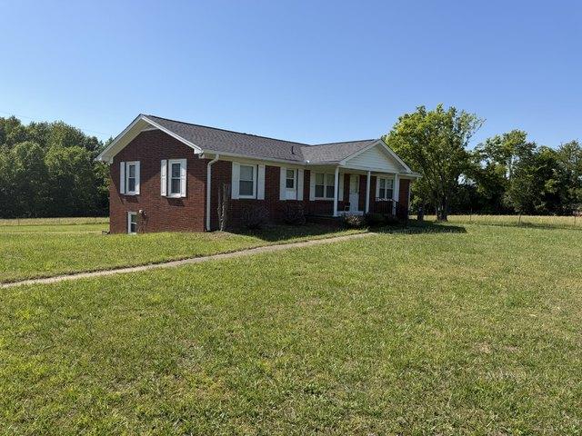 2276 S Mount Pleasant Rd, Greenbrier, TN 37073