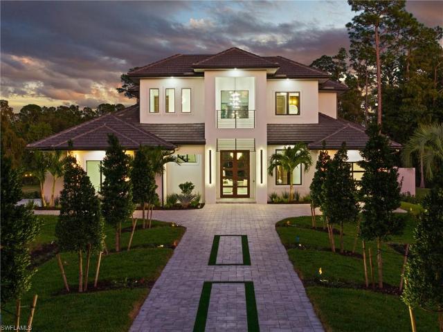 2272 Oakes Blvd, Naples, FL 34119 | MLS #225079
