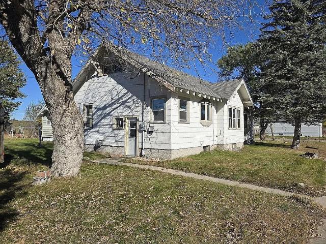 227 3rd Street SW