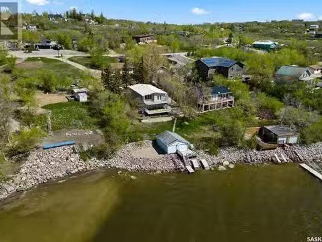 227 & 229 Lakeview Avenue, Saskatchewan Beach, SK, S0G 4L0 h.