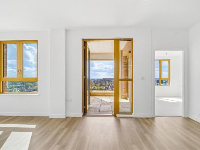 227 255 Ilderton Road, London SE15 2 bed apartment to rent £2,450 pcm £565 pw