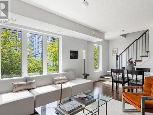 227 7 Foundry Avenue, Toronto, ON, M6H 0B7 townhouse for sale | Listing ID W13812 | Royal LePage