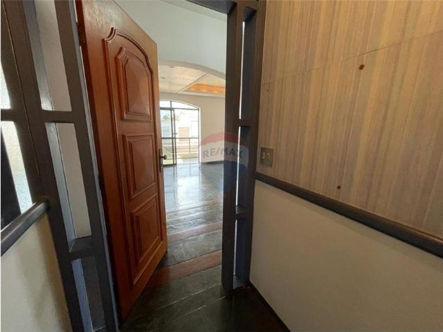 227 Área Útil Apartamento Alugar, 4 Dormitórios localizado em rua José Bonifácio, 257 Colégio Santo Externato Centro, Atibaia, São Paulo, 12940280 | Brasil