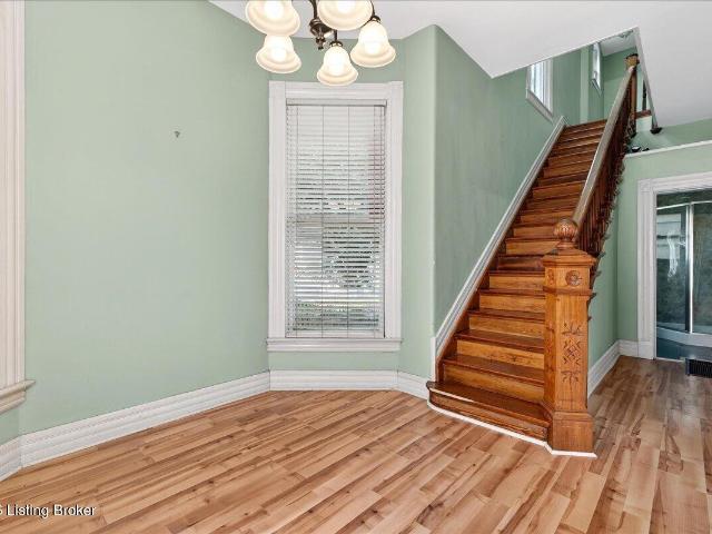 227 E Ormsby Ave