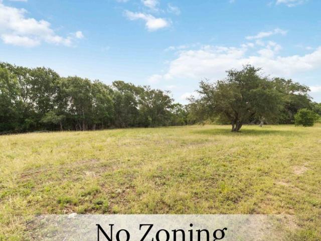 227 Henderson Ln, Lockhart, TX 78644 | MLS #2139