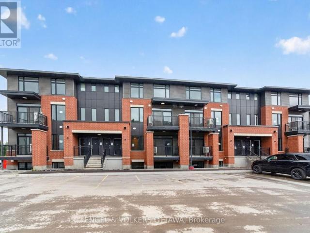 227 Stardust Private Ottawa, ON K1T3W6