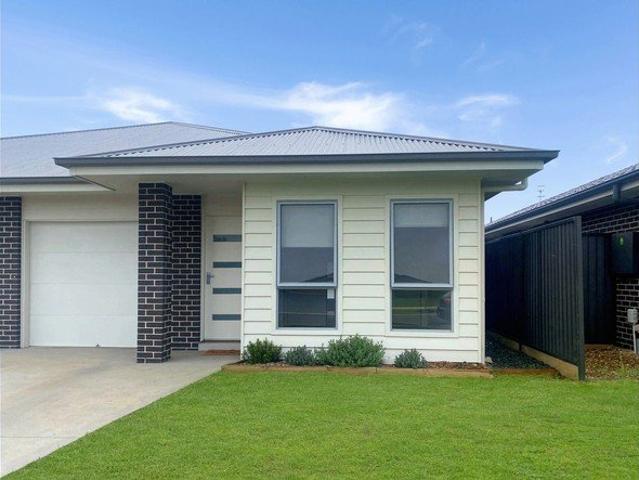 2/27 Roebuck Street
