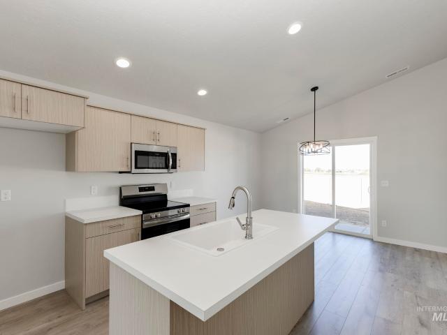 227 W 17th Ave