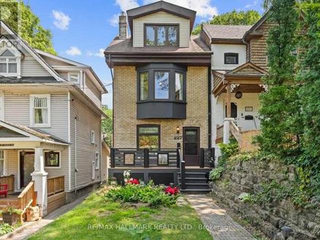 227 Waverley Road, Toronto, ON, M4L 3T4 house for sale | Listing ID E13634 | Royal LePage