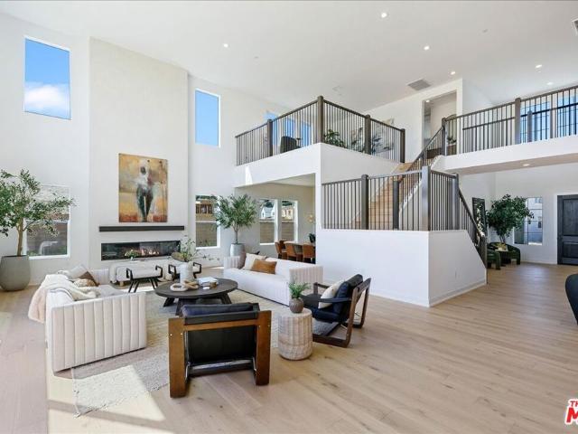 22810 Seaqua Circle