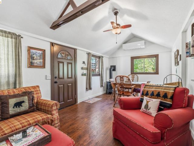 22819 Black Oak Dr