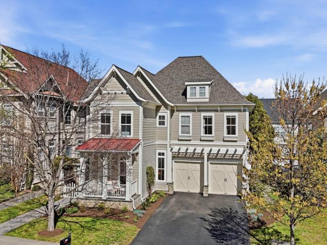 22826 Courtland Park Dr, Brambleton, VA 20148 | MLS #VALO2126