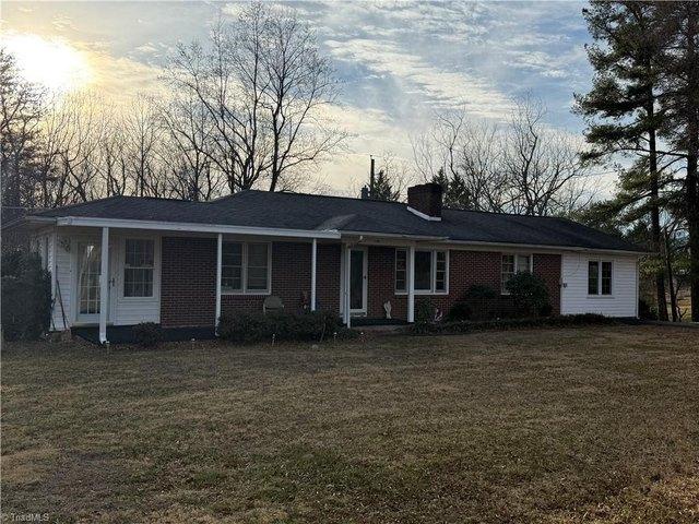 2282 Old Pipers Gap Rd, Cana, VA 24317
