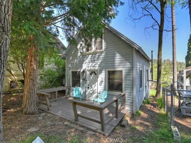 22838 Waters Dr, Crestline, CA 92325