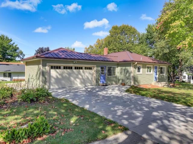 228 5th Avenue NE