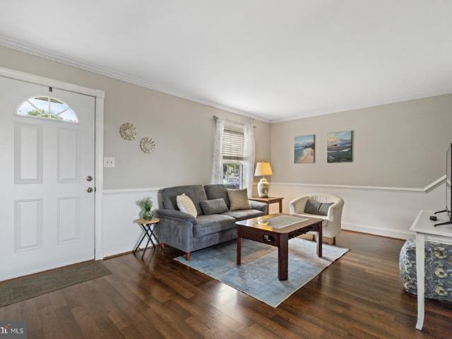 228 Alymer Court