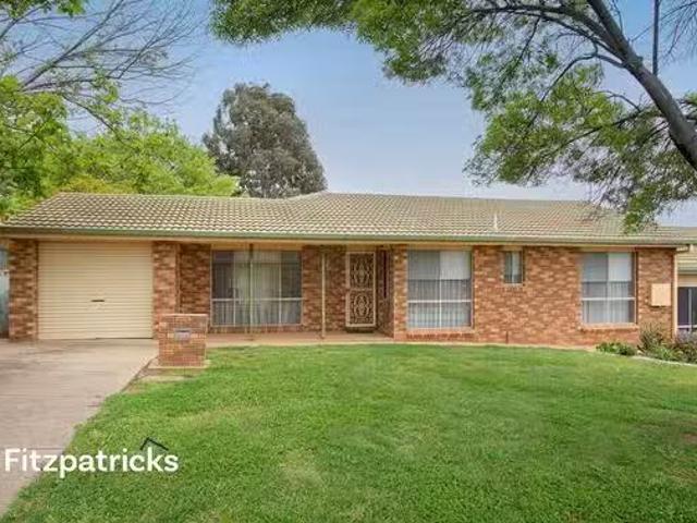 2/28 Brooklyn Drive, Bourkelands, NSW 2650