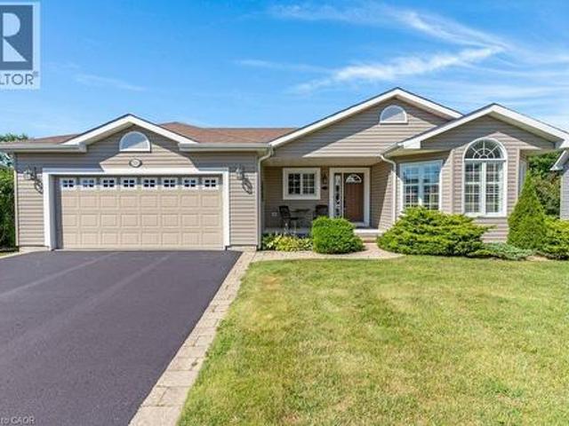 228 Glenariff Drive, Freelton, ON, L8B 1A5 house for sale | Listing ID 40851 | Royal LePage