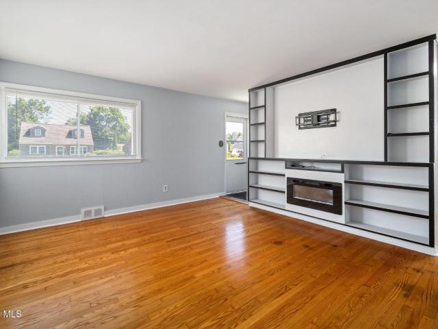 228 Davis Avenue