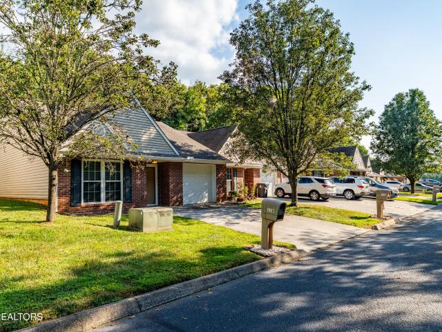 228 Dalton Place Way