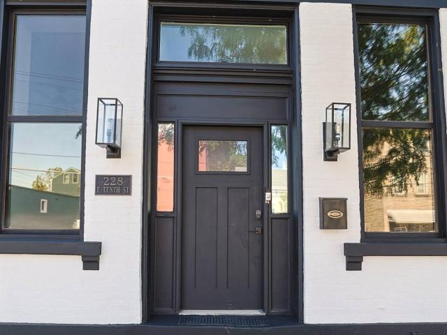 228 E 10th Street