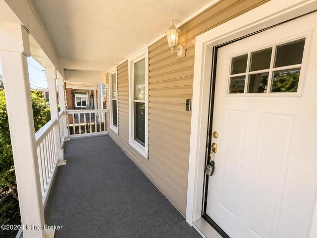 228 E Burnett Ave
