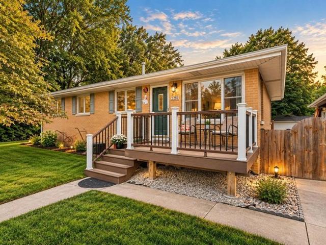 228 E Division St, Demotte, IN 46310