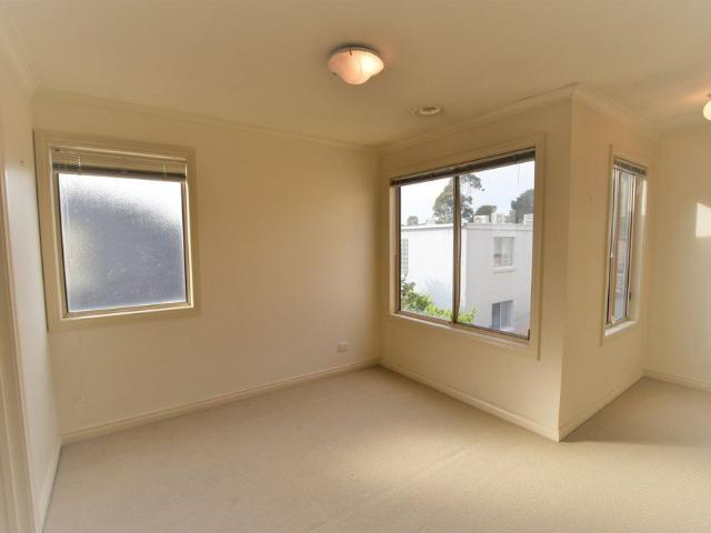 2/28 Edmund Street, Clifton Hill VIC 3068