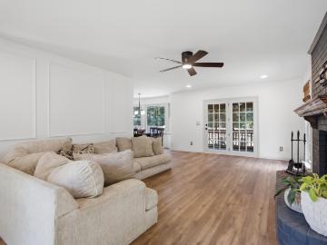 228 Knightsbridge Drive