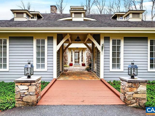 228 hidden springs ln