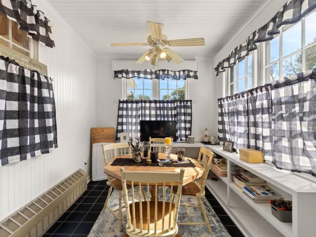 228 old farms rd