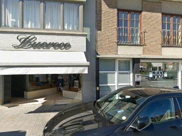 228 m2 apartment for rent in Kuurne