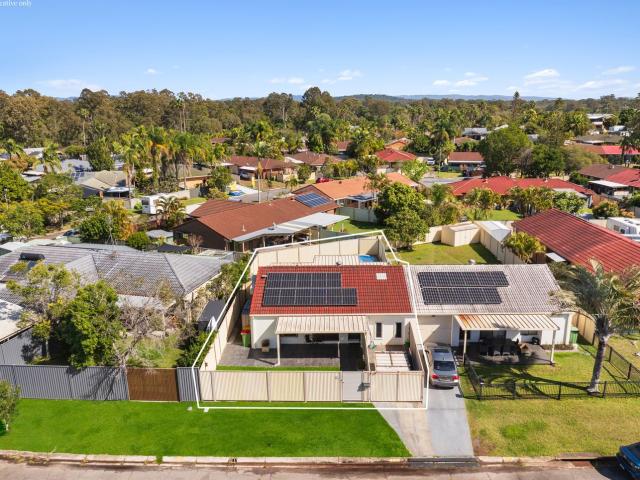 2/28 Morinda Way, LABRADOR, QLD 4215