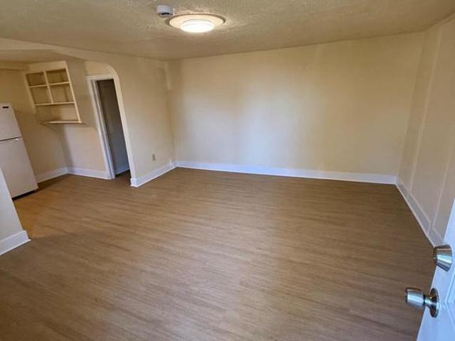 228 Manor Circle