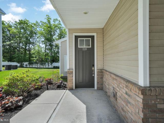 228 Park Ln