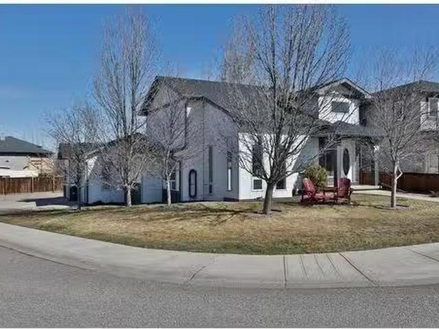 228 Tartan Circle West, Lethbridge, AB, T1J 5B1 house for sa.