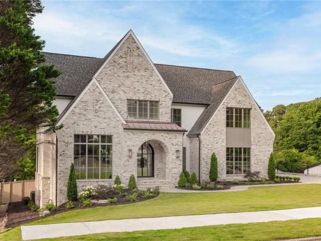 228 Thomas Circle