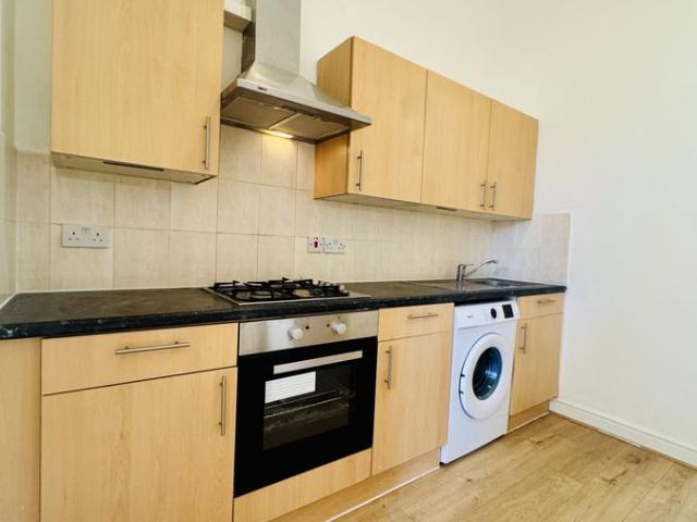 228c Brixton Hill SW2, 1 bed flat to rent, £1,200 pcm | PrimeLocation