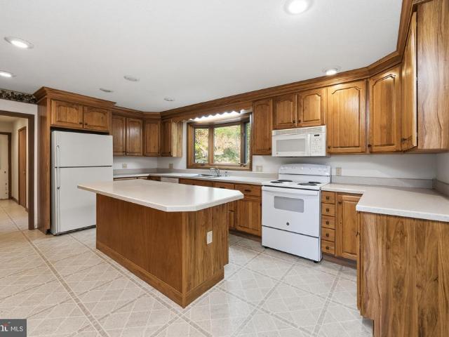 2296 Lake Shore Drive
