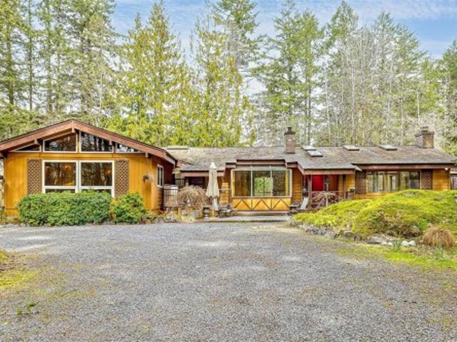 2298 Munn Rd, Highlands, BC, V9E 1H5 house for sale | Listing ID 1034 | Royal LePage