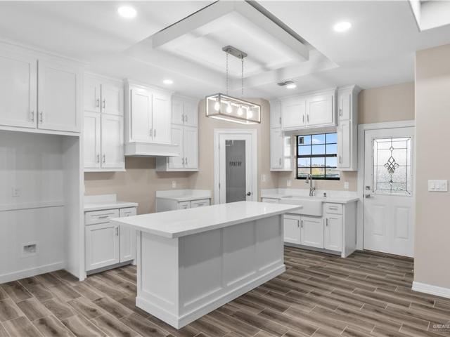 2298 Via Roma Road